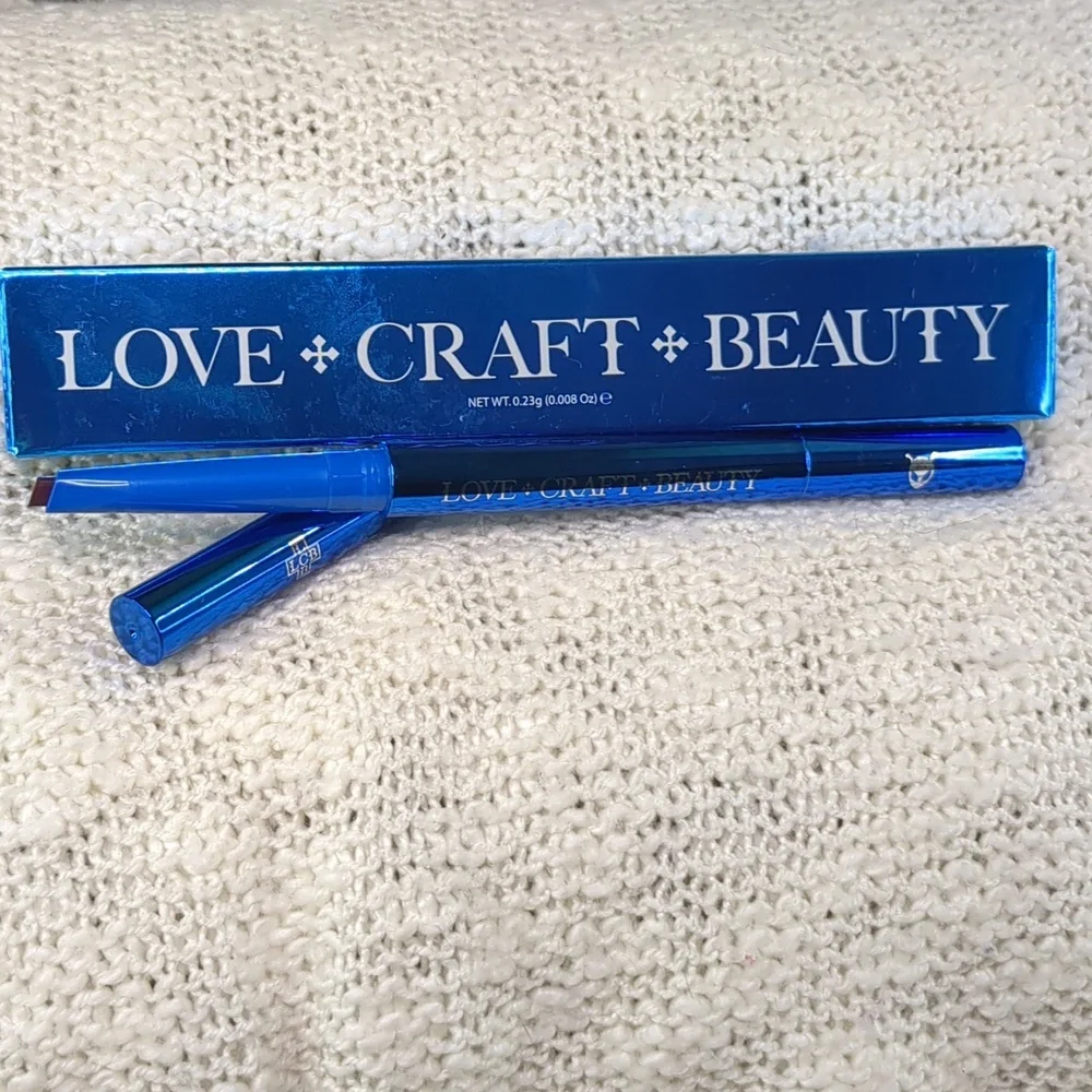 LOVE💠CRAFT💠BEAUTY Retractable Lip Liner + Brush in Mercury Maroon , 0.23g/0.0